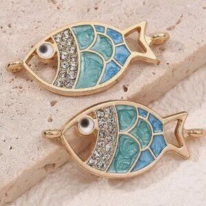 Ancient Style Alloy Oil Dripping Hollow Fish Double Pendant Connector 2 Pieces